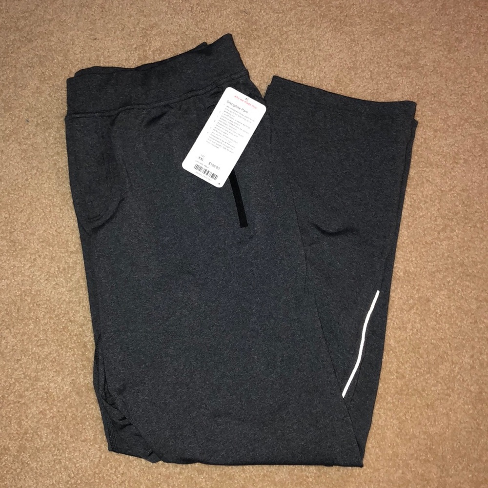 NWT Lululemon “Discipline Pant” sweats